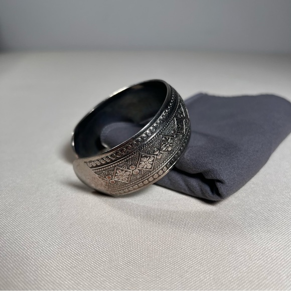 Tribal Metal Cuff Bangle Bracelet Tibetan Nepal Gypsy Style Silver Tone Boho - Picture 14 of 15